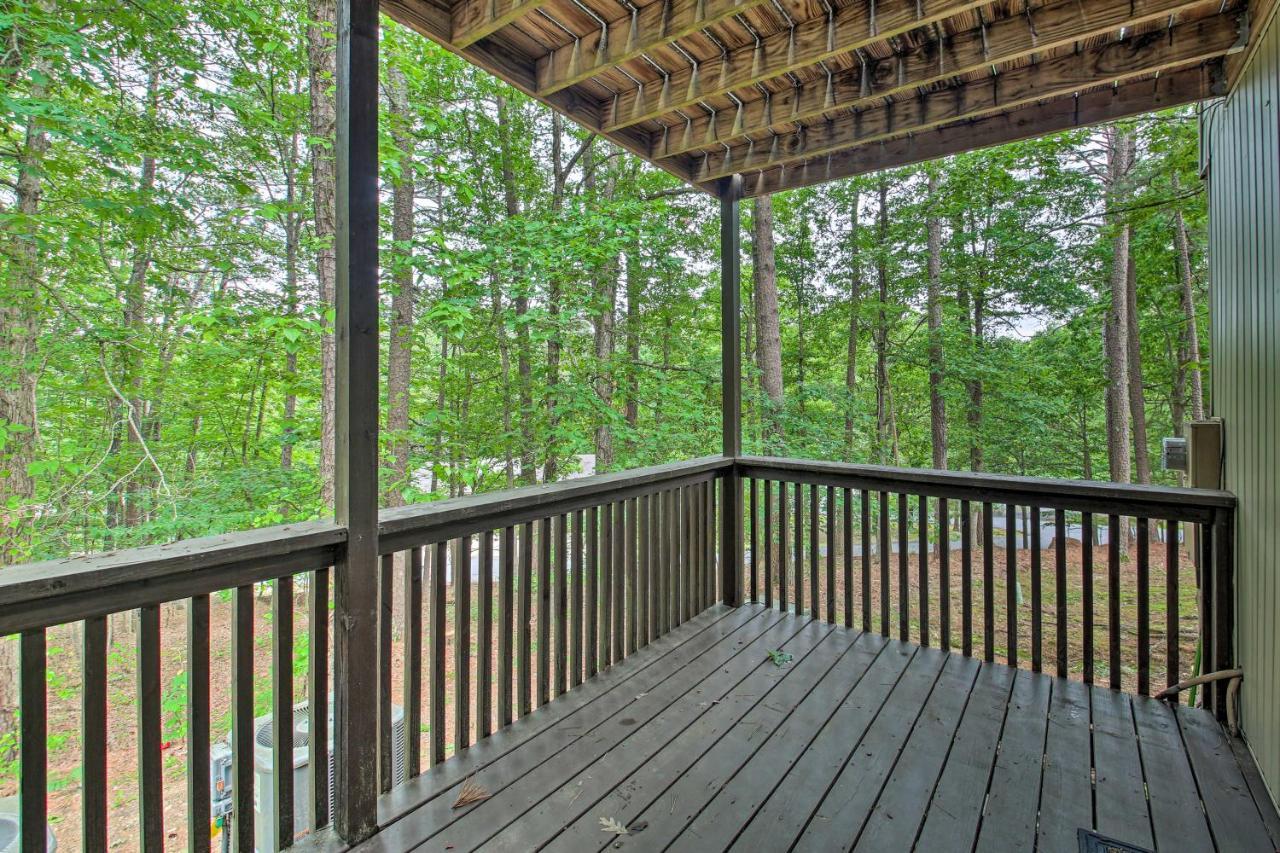 Hot Springs Village Retreat With Deck 3 Mi To Golf! Екстериор снимка